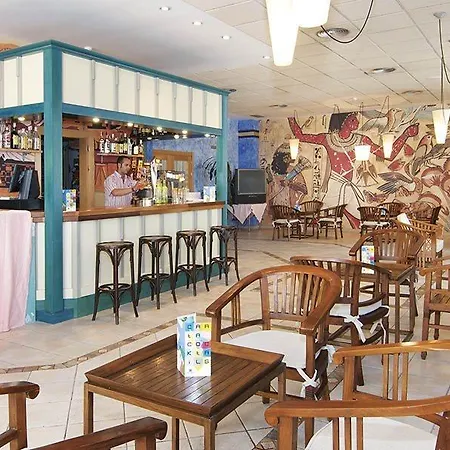 梅德普拉亚萨鲁金字塔酒店 酒店 萨洛
